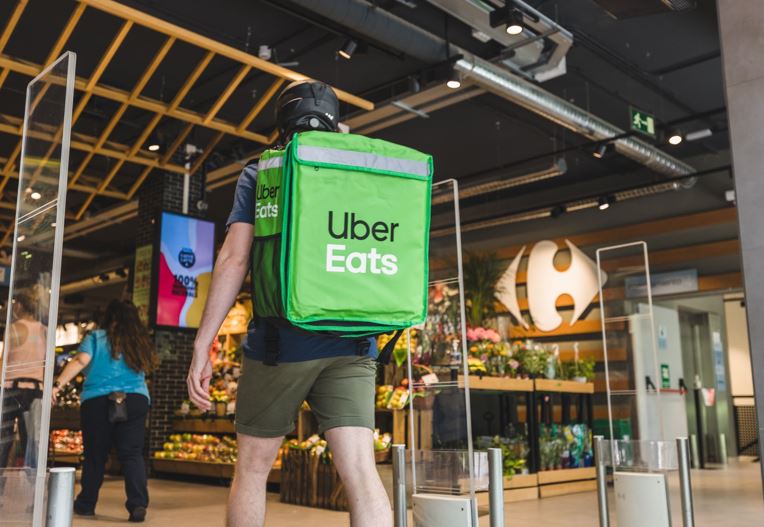 Crónico Estar satisfecho Rebajar Carrefour y Uber Eats se asocian para llevar la compra a casa