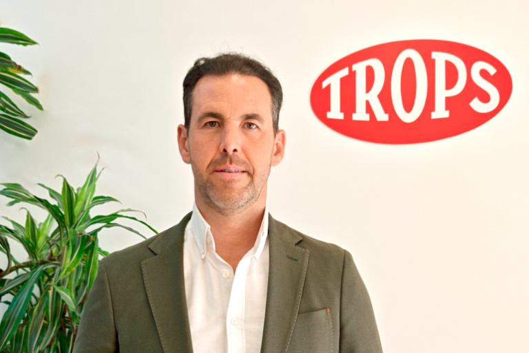 Víctor Luque, Trops