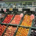Consum fruta de hueso compra local
