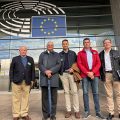 Mesa Nacional Ajo. Puerta Parlamento Europeo